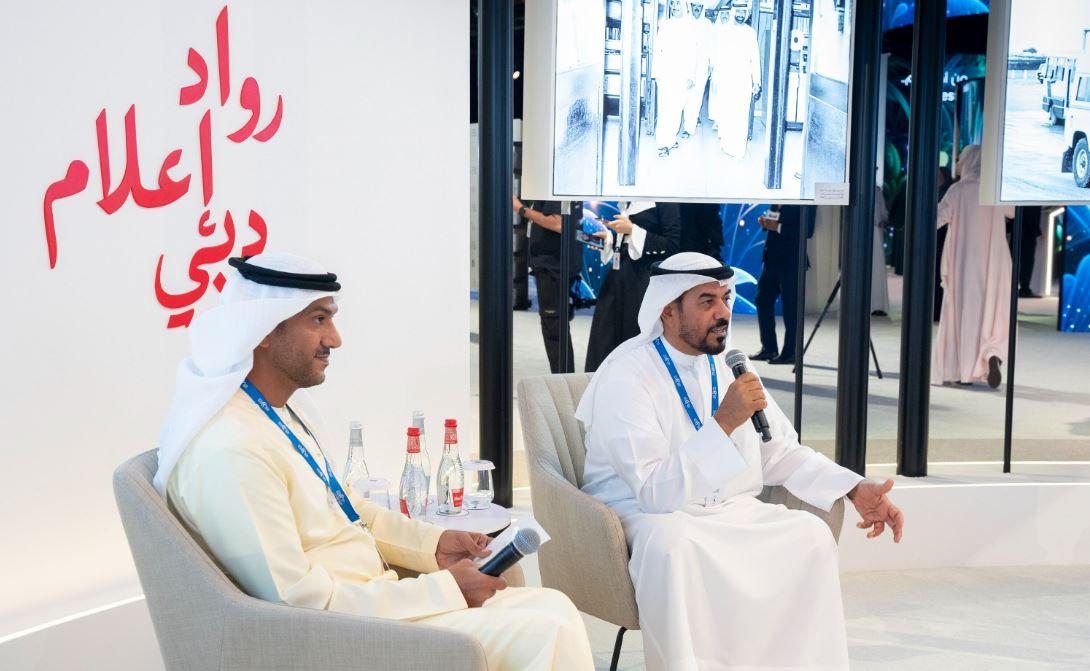 "رواد إعلام دبي" يشاركون ملامح من مسيرتهم المهنية الحافلة مع الحضور في قمة الإعلام العربي 1 "رواد إعلام دبي" يشاركون ملامح من مسيرتهم المهنية الحافلة مع الحضور في قمة الإعلام العربي