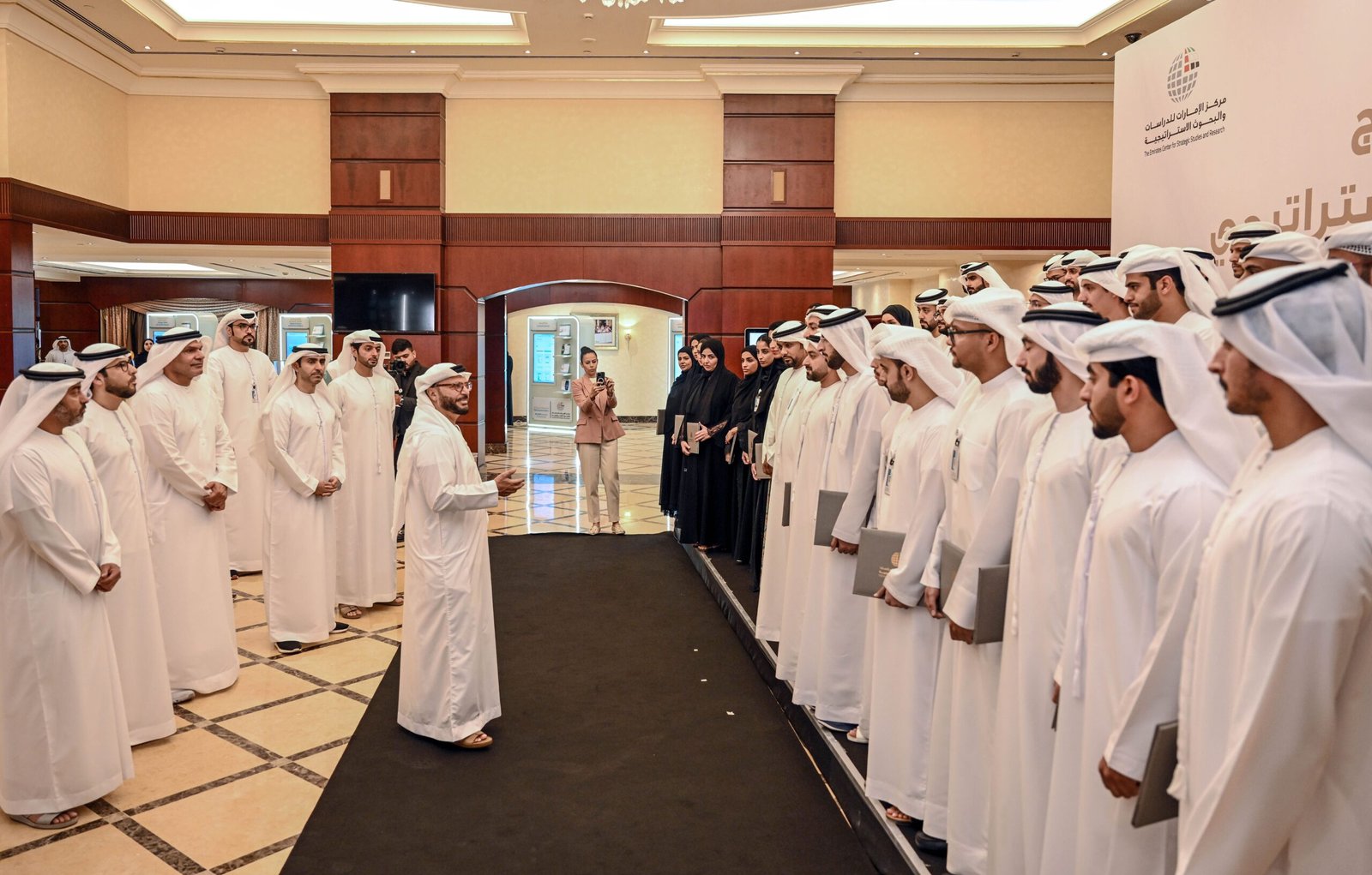 تخريج 60 متدرباً من برنامج "الباحث الاستراتيجي" 1 تخريج 60 متدرباً من برنامج "الباحث الاستراتيجي"