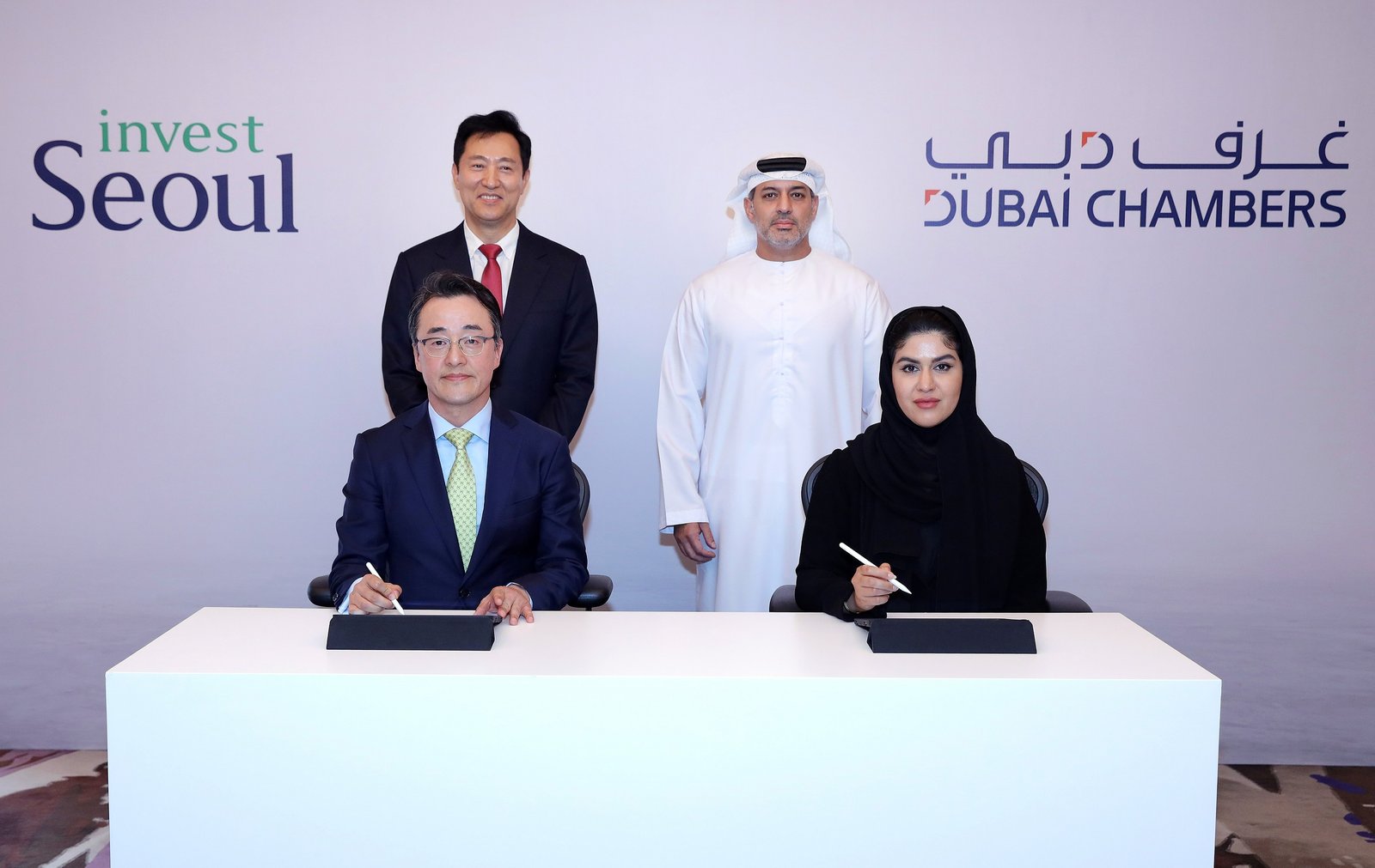 غرف دبي وهيئة ترويج الاستثمار في سيؤول توقعان مذكرة تفاهم لتعزيز التعاون المشترك 1 غرف دبي وهيئة ترويج الاستثمار في سيؤول توقعان مذكرة تفاهم لتعزيز التعاون المشترك