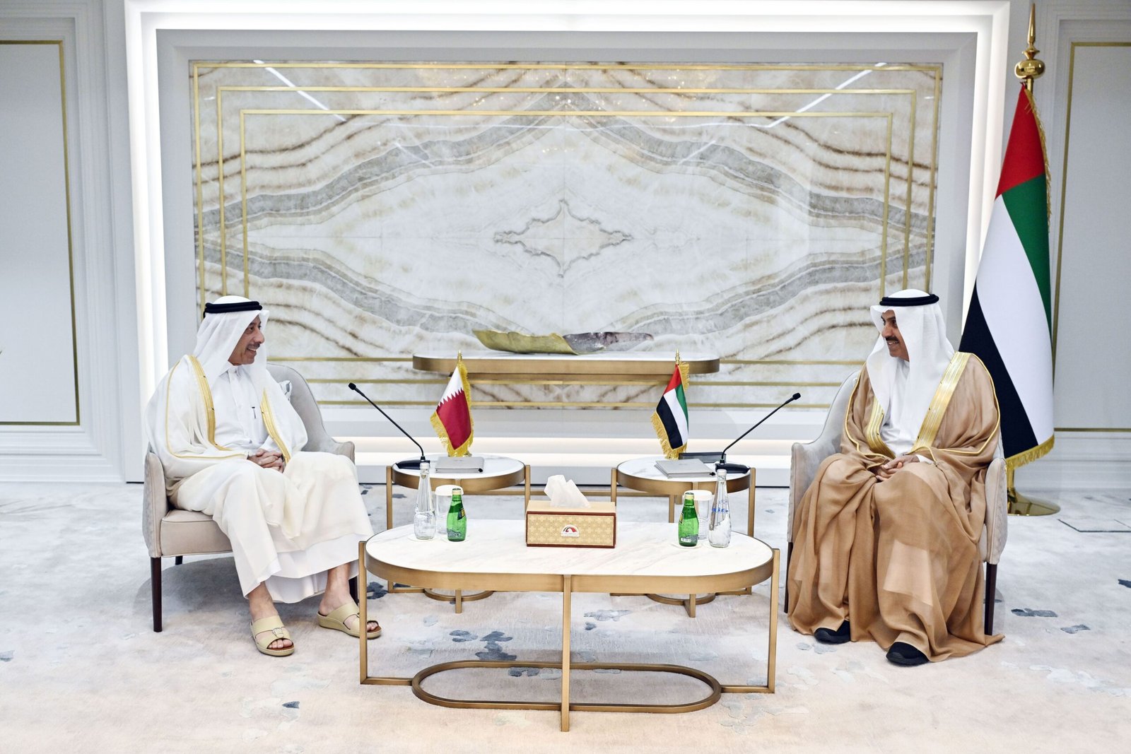 صقر غباش يستقبل سفير قطر 1 صقر غباش يستقبل سفير قطر
