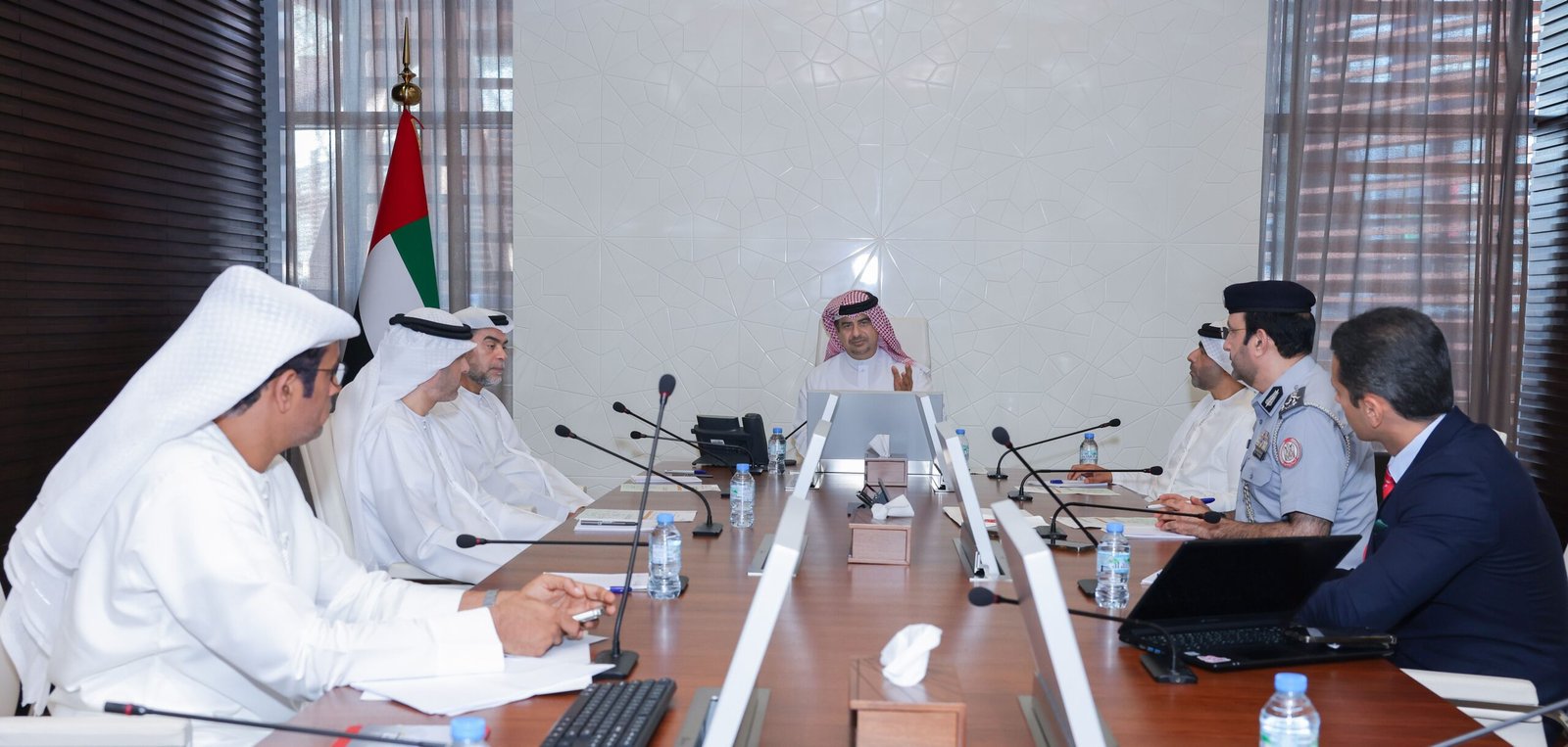 لجنة في "قضاء أبوظبي" تناقش تطوير آلية تطبيق العقوبات البديلة 1 لجنة في "قضاء أبوظبي" تناقش تطوير آلية تطبيق العقوبات البديلة