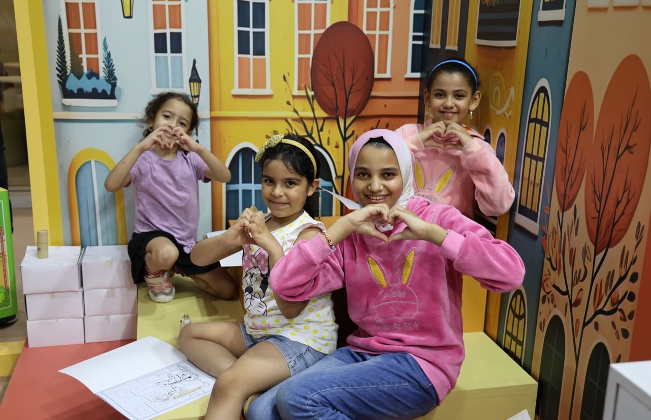 "الشارقة للعمل التطوعي" توزع 5900 مطبوعة خلال "القرائي للطفل" 1 "الشارقة للعمل التطوعي" توزع 5900 مطبوعة خلال "القرائي للطفل"