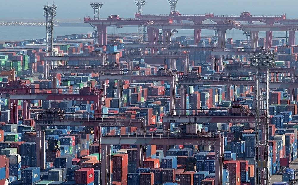 ارتفاع صادرات كوريا الجنوبية من تكنولوجيا المعلومات بنسبة 34% في أبريل 1 ارتفاع صادرات كوريا الجنوبية من تكنولوجيا المعلومات بنسبة 34% في أبريل