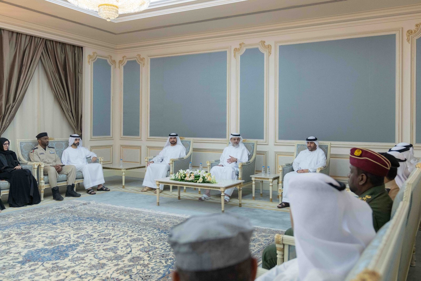 ولي عهد الشارقة يستقبل الفريق المحلي لإدارة الطوارئ والأزمات والكوارث 1 ولي عهد الشارقة يستقبل الفريق المحلي لإدارة الطوارئ والأزمات والكوارث