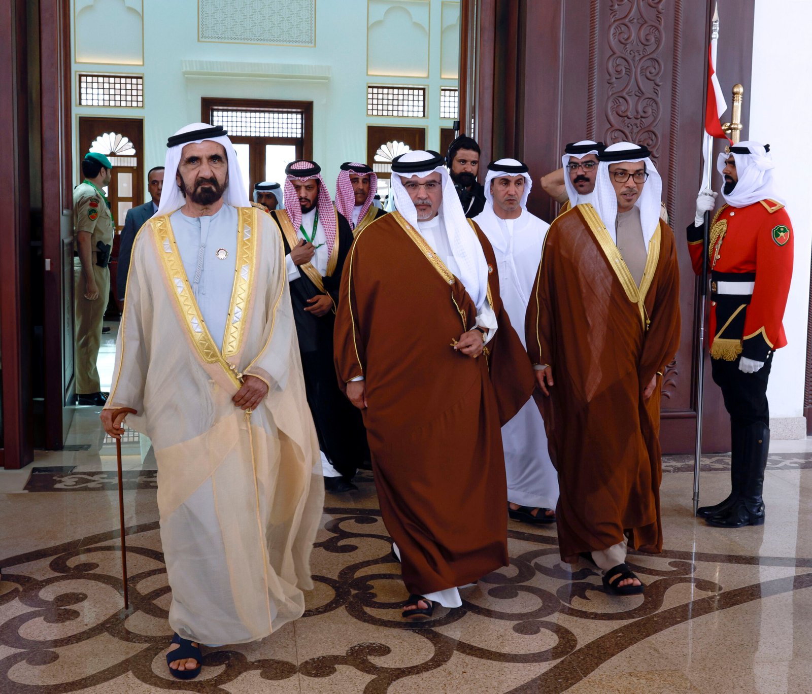 محمد بن راشد يصل المنامة للمشاركة في القمة العربية الثالثة والثلاثين 1 محمد بن راشد يصل المنامة للمشاركة في القمة العربية الثالثة والثلاثين