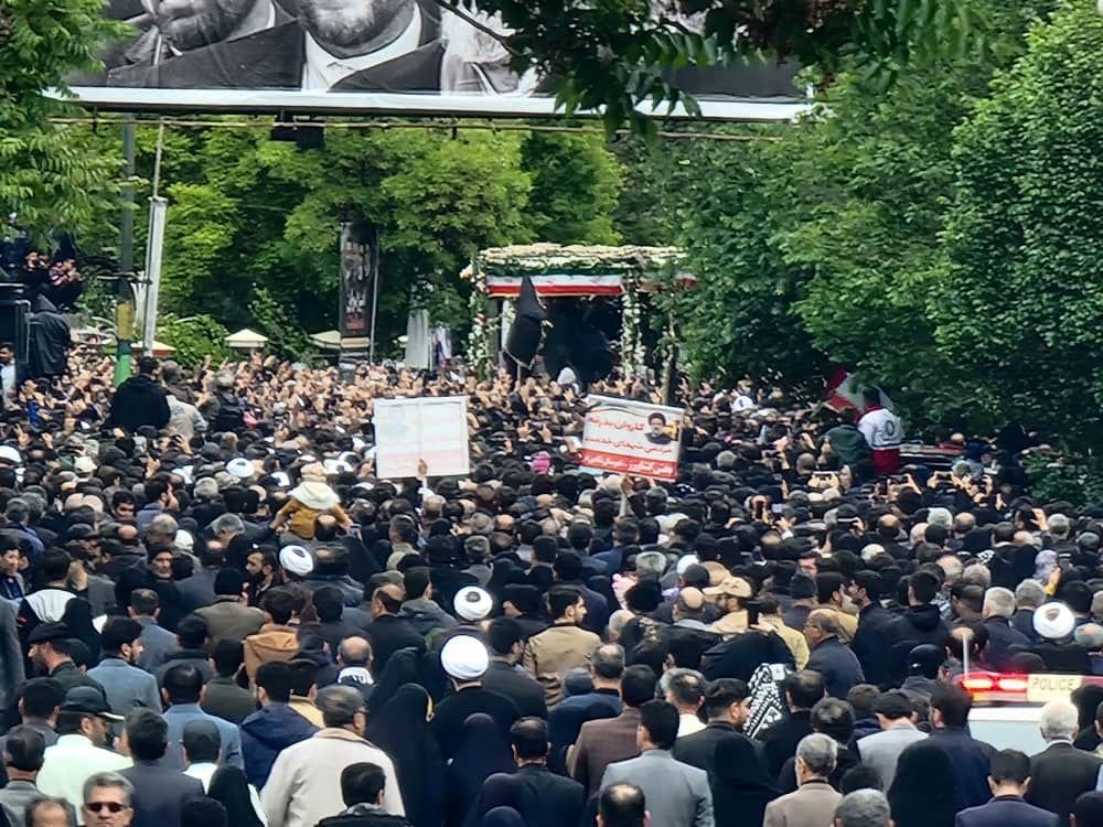بدء مراسم تشييع جثمان الرئيس الإيراني ورفاقه في مدينة تبريز 1 بدء مراسم تشييع جثمان الرئيس الإيراني ورفاقه في مدينة تبريز