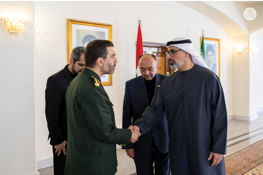 خالد بن محمد بن زايد يقدم واجب العزاء في وفاة الرئيس الإيراني ومرافقيه 1 خالد بن محمد بن زايد يقدم واجب العزاء في وفاة الرئيس الإيراني ومرافقيه