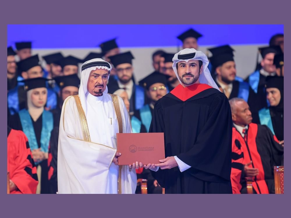 حميد بن راشد يشهد حفل تخريج الفوج الـ2 من "دفعة عام 2024" من طلبة جامعة عجمان 1 حميد بن راشد يشهد حفل تخريج الفوج الـ2 من "دفعة عام 2024" من طلبة جامعة عجمان