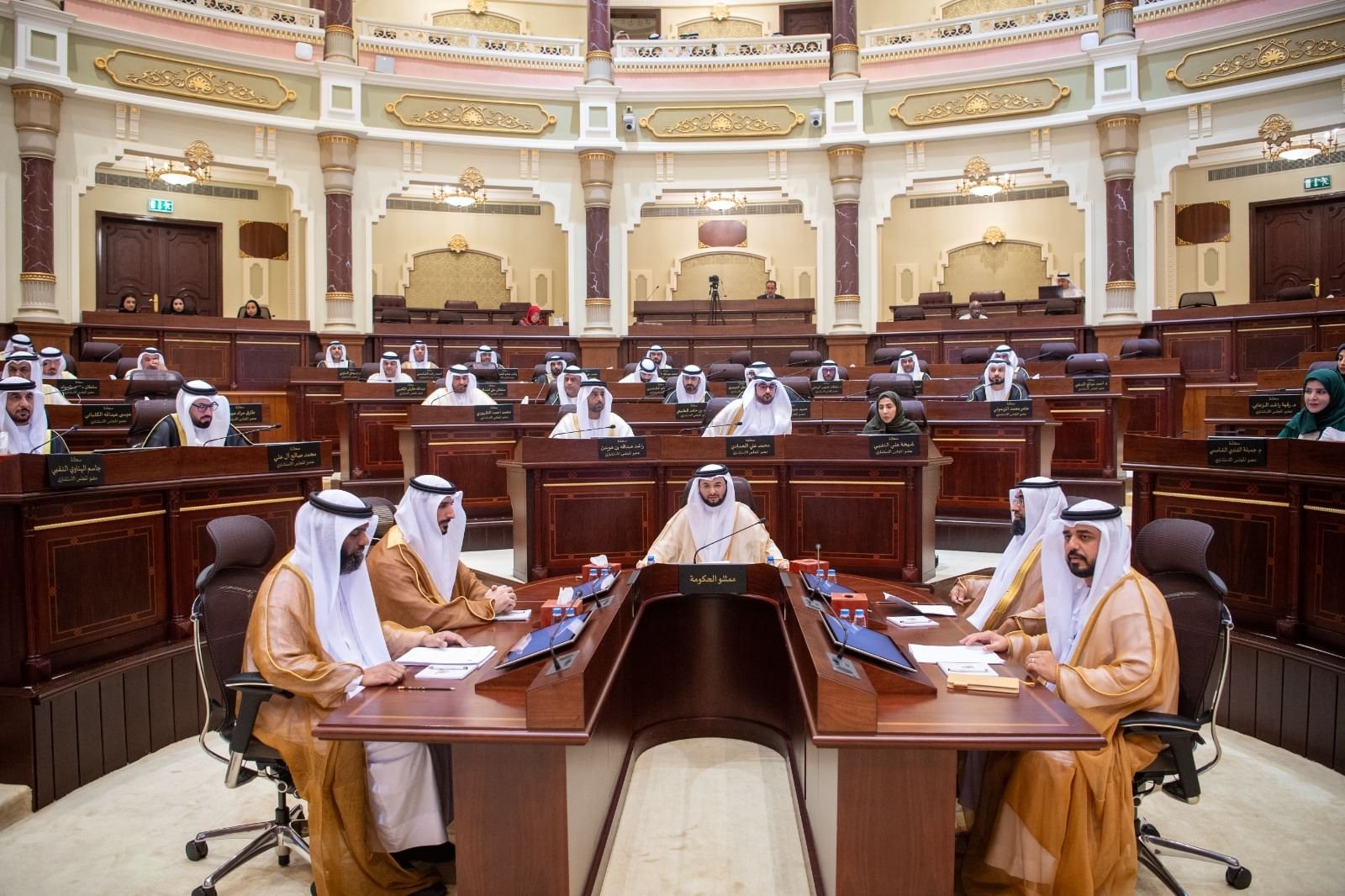 "استشاري الشارقة" يناقش سياسة دائرة الشؤون الإسلامية 1 "استشاري الشارقة" يناقش سياسة دائرة الشؤون الإسلامية