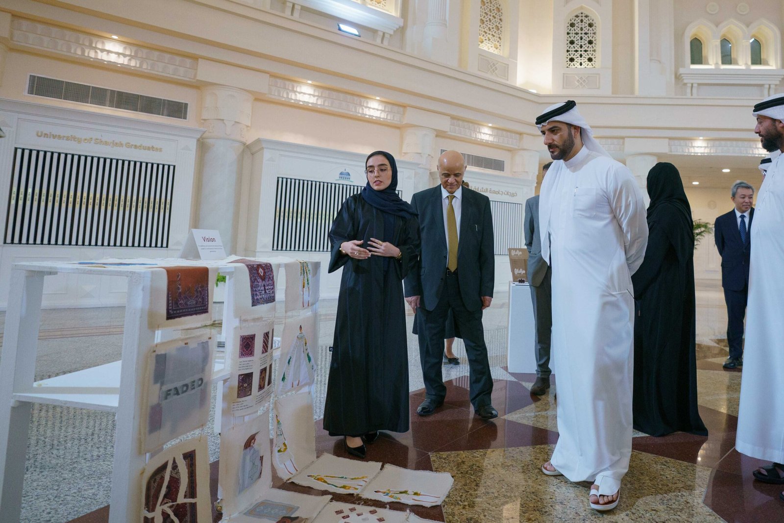 سلطان بن أحمد القاسمي يطلع على مشروعات تخرج طلبة "كلية الفنون الجميلة" في جامعة الشارقة 1 سلطان بن أحمد القاسمي يطلع على مشروعات تخرج طلبة "كلية الفنون الجميلة" في جامعة الشارقة