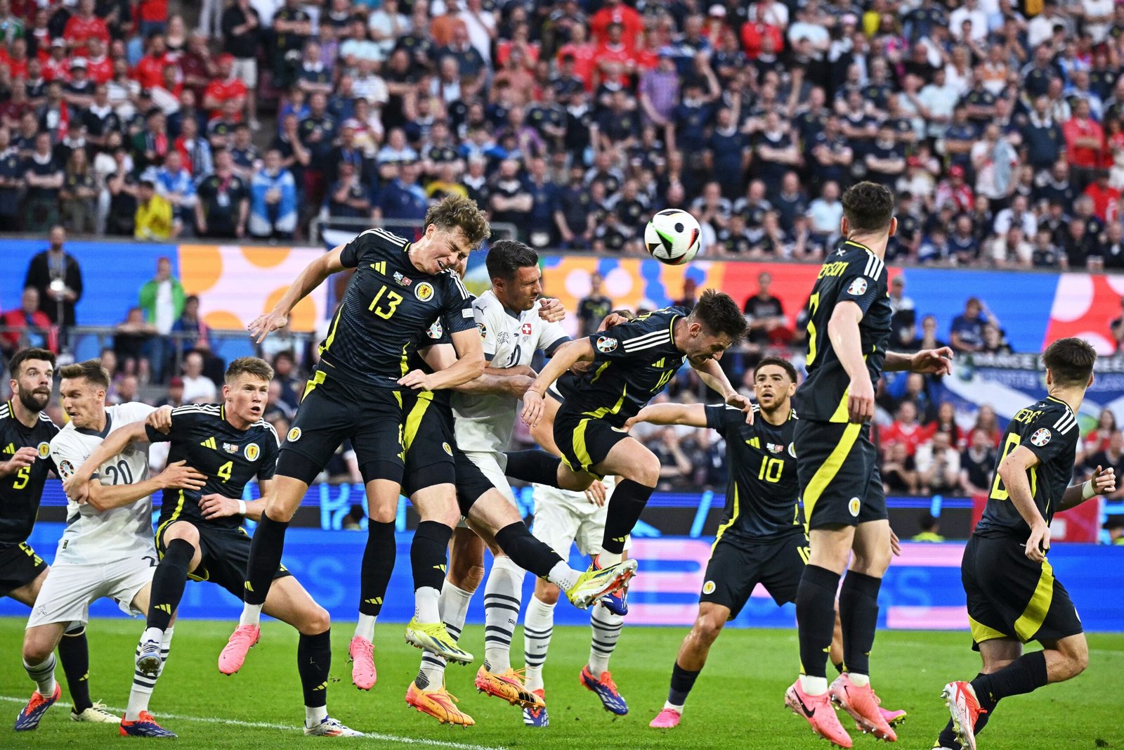 تعادل اسكتلندا وسويسرا 1-1 بالمجموعة الأولى في "يورو 2024" 1 تعادل اسكتلندا وسويسرا 1-1 بالمجموعة الأولى في "يورو 2024"