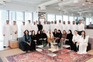 نهيان بن مبارك يزور منصة "Hub71"