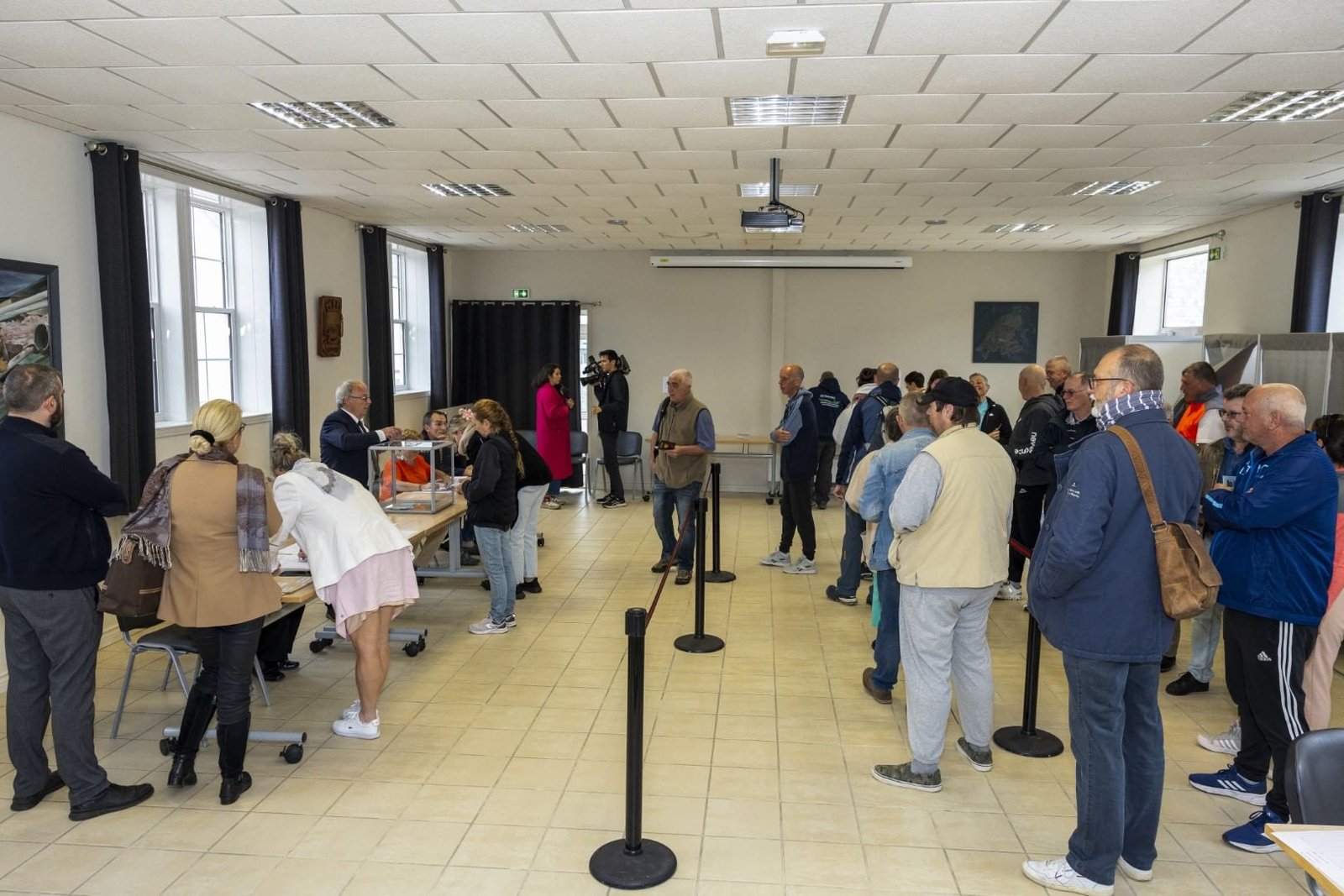 الفرنسيون في أقاليم ما وراء البحار يبدؤون التصويت في الانتخابات التشريعية 1 الفرنسيون في أقاليم ما وراء البحار يبدؤون التصويت في الانتخابات التشريعية