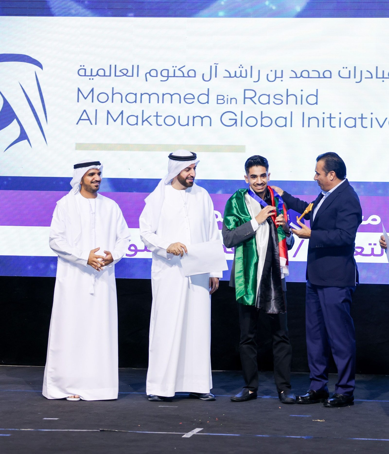 يامن محمد عودات بطلًا للدورة الثامنة من تحدي القراءة العربي في الأردن 1 يامن محمد عودات بطلًا للدورة الثامنة من تحدي القراءة العربي في الأردن