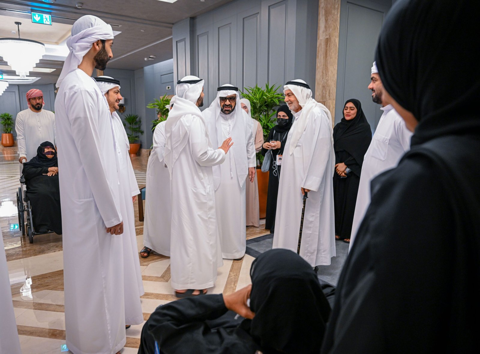 عمر الدرعي يزور حملة حج مكتب الشؤون التنموية وأسر الشهداء 1 عمر الدرعي يزور حملة حج مكتب الشؤون التنموية وأسر الشهداء