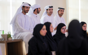 خالد بن محمد بن زايد يلتقي عددًا من الطلبة الإماراتيين المبتعثين في برنامج "خطوة"