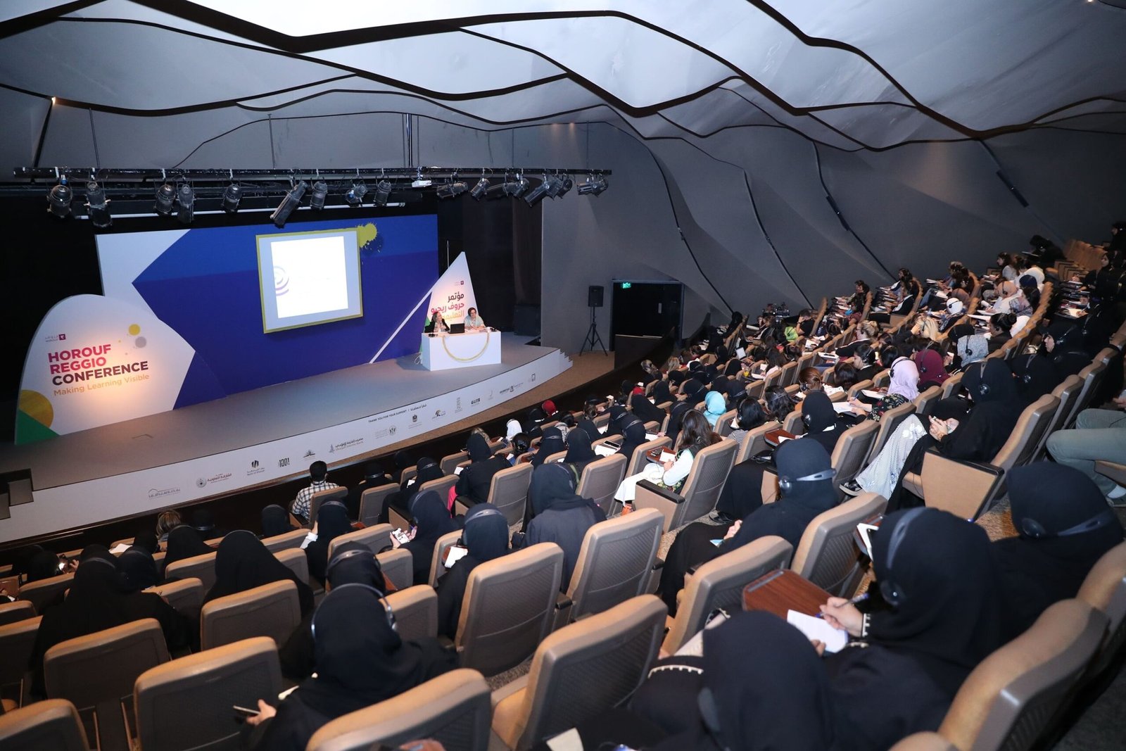 "كلمات" و"ريجيو" الإيطالية للأطفال" تعزازن المبادرات المعرفية والبحوث التعليميّة المبتكرة 1 "كلمات" و"ريجيو" الإيطالية للأطفال" تعزازن المبادرات المعرفية والبحوث التعليميّة المبتكرة