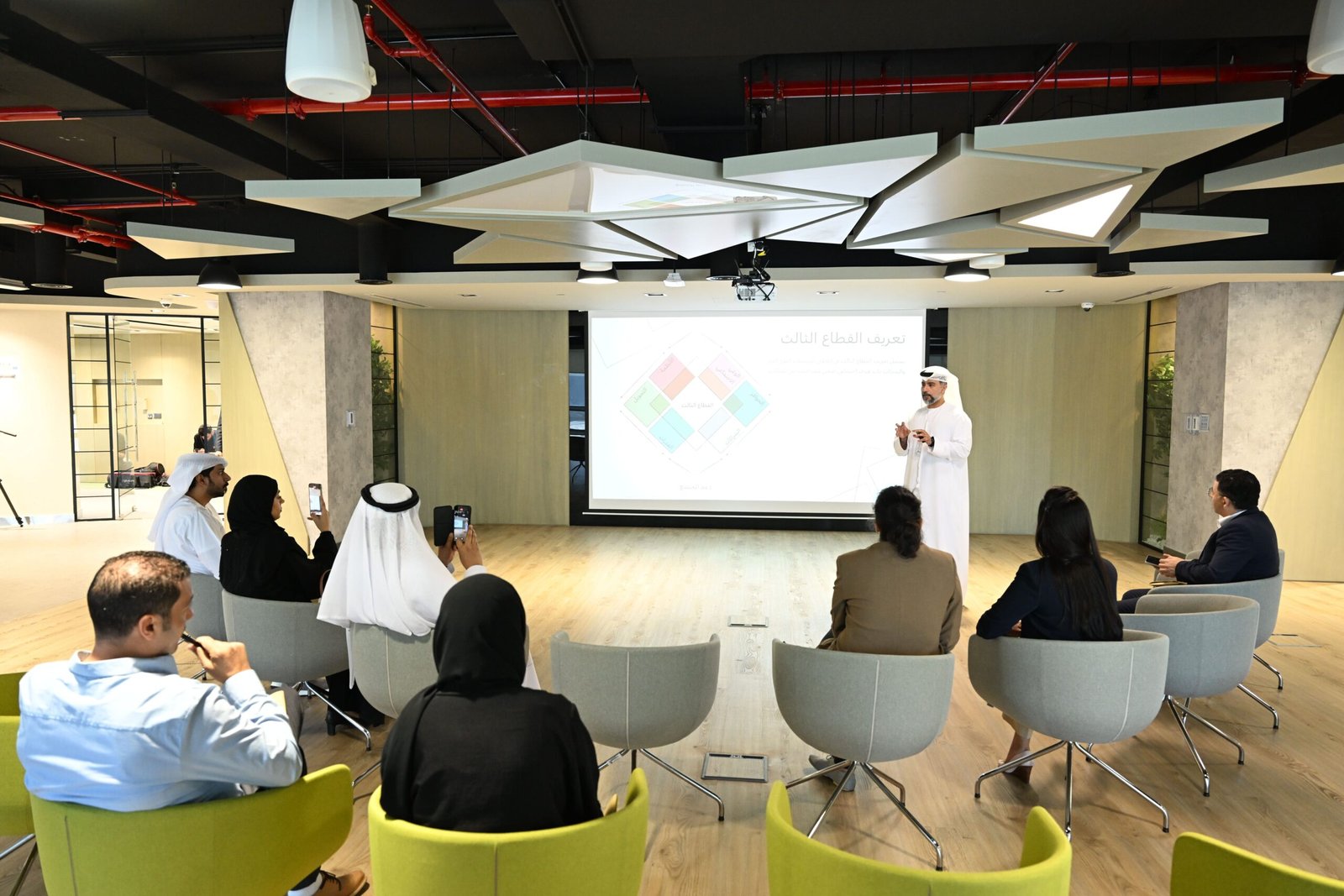 "دائرة تنمية المجتمع" تطلق جوائز القطاع الثالث في أبوظبي 1 "دائرة تنمية المجتمع" تطلق جوائز القطاع الثالث في أبوظبي
