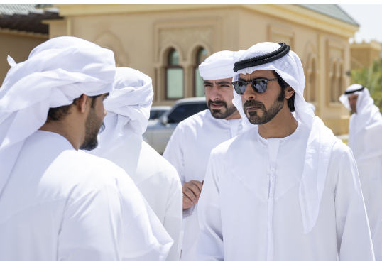 خليفة بن طحنون بن محمد وزايد بن طحنون بن محمد يُقدّمان واجب العزاء في وفاة سالم عبدالله العرياني 1 خليفة بن طحنون بن محمد وزايد بن طحنون بن محمد يُقدّمان واجب العزاء في وفاة سالم عبدالله العرياني