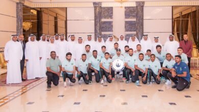 حاكم الفجيرة يستقبل لاعبي نادي العروبة المتأهل لدوري أدنوك ويأمر بمكافأة مالية
