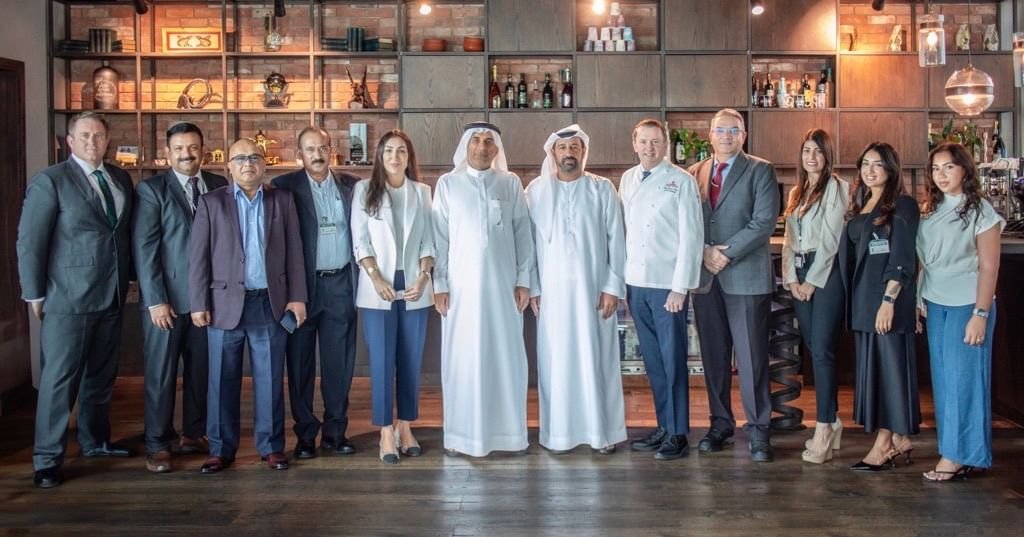 تعاون بين "الإمارات لتموين الطائرات" و"المتحدة للسيارات والمعدات الثقيلة" 1 تعاون بين "الإمارات لتموين الطائرات" و"المتحدة للسيارات والمعدات الثقيلة"