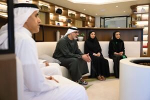 خالد بن محمد بن زايد يلتقي عددا من الطلبة الإماراتيين المبتعثين ضمن برنامج خطوة