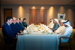 عبدالله بن زايد يستقبل وزير الخارجية السوري ويبحثان تعزيز العلاقات الثنائية بين البلدين 2 عبدالله بن زايد يستقبل وزير الخارجية السوري ويبحثان تعزيز العلاقات الثنائية بين البلدين