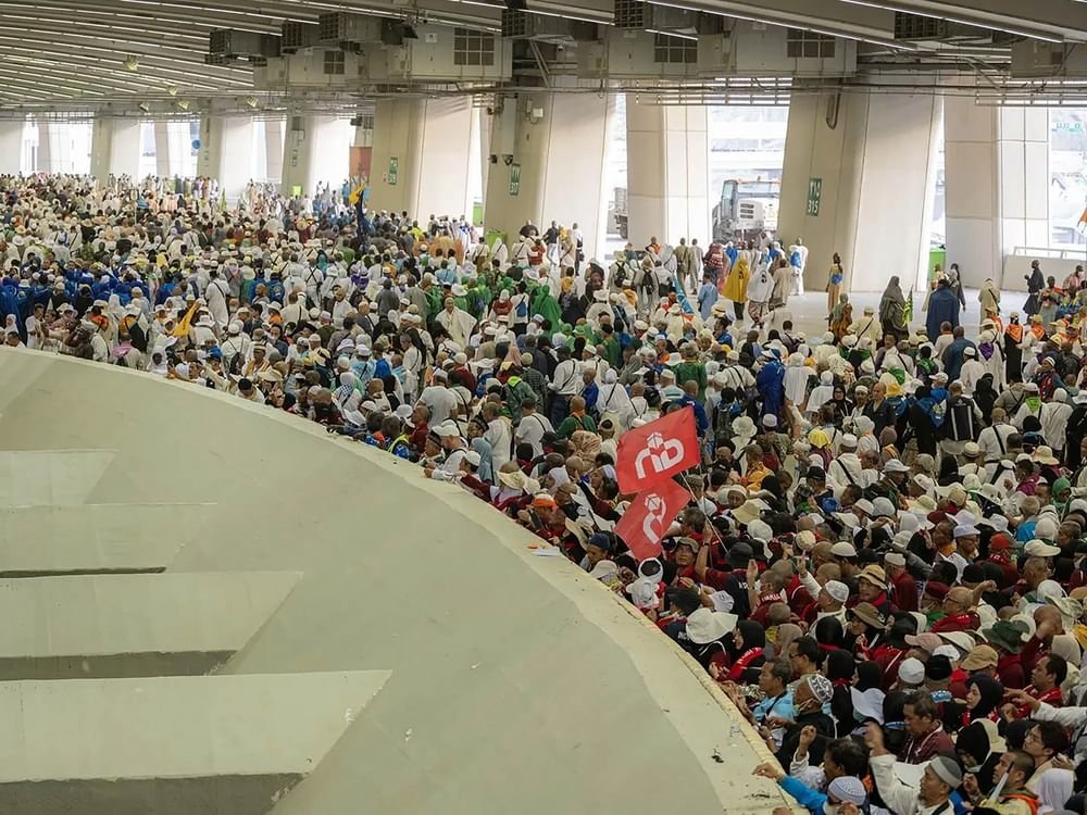 حجاج الدولة يرمون جمرات ثاني أيام التشريق ويؤدون طواف الوداع اليوم وغدا 1 حجاج الدولة يرمون جمرات ثاني أيام التشريق ويؤدون طواف الوداع اليوم وغدا