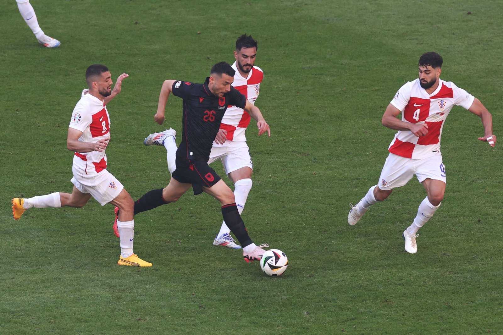تعادل كرواتيا وألبانيا 2-2 بالمجموعة الثانية في "يورو 2024" 1 تعادل كرواتيا وألبانيا 2-2 بالمجموعة الثانية في "يورو 2024"