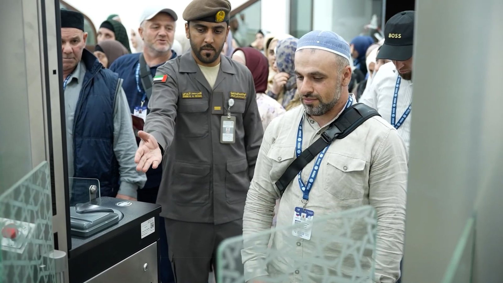 الهوية والجنسية تقدم خدمات مميزة لحجاج بيت الله الحرام في المنافذ البرية والجوية 1 الهوية والجنسية تقدم خدمات مميزة لحجاج بيت الله الحرام في المنافذ البرية والجوية