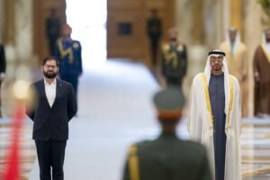 جرت له مراسم استقبال رسمية..رئيس الدولة يستقبل الرئيس التشيلي في قصر الوطن