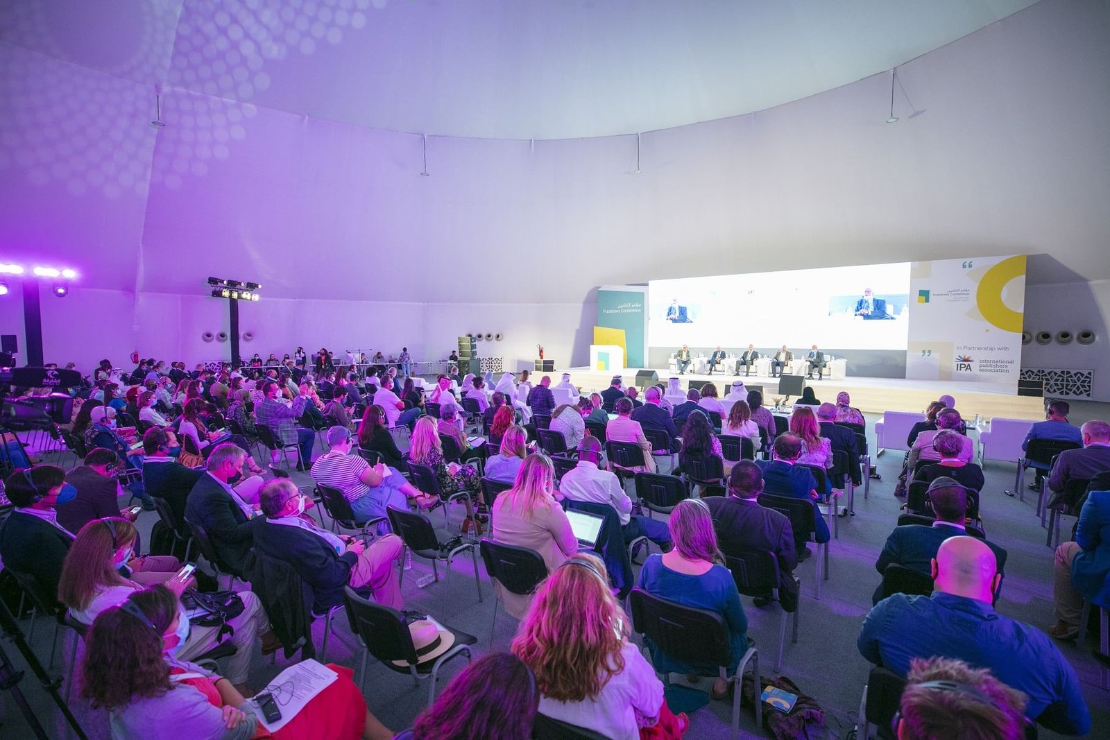 "الشارقة للكتاب" تفتح باب التسجيل للمشاركة في "مؤتمر الناشرين" 1 "الشارقة للكتاب" تفتح باب التسجيل للمشاركة في "مؤتمر الناشرين"