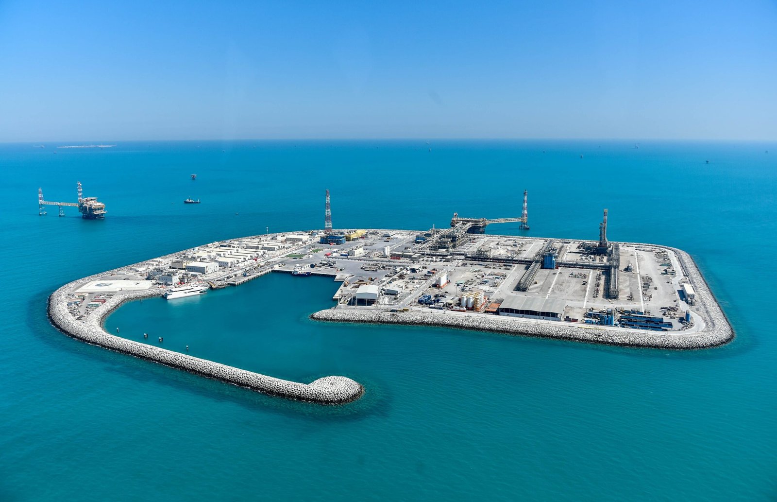 حقل "صرب" البحري التابع لـ"أدنوك" يبدأ عملياته الرقمية المدعومة بالذكاء الاصطناعي 1 حقل "صرب" البحري التابع لـ"أدنوك" يبدأ عملياته الرقمية المدعومة بالذكاء الاصطناعي