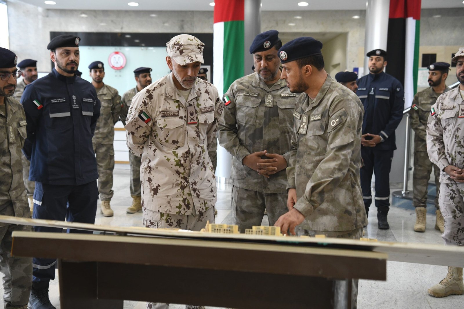 أحمد بن طحنون يزور مجندي الخدمة الوطنية في شرطة أبوظبي 1 أحمد بن طحنون يزور مجندي الخدمة الوطنية في شرطة أبوظبي