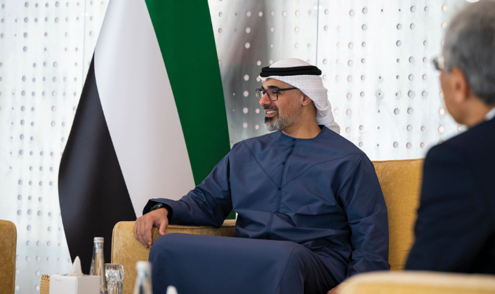خالد بن محمد بن زايد يلتقي عددًا من رؤساء شركات الطاقة العالمية ويشهد مراسم توقيع اتفاق لانضمام مجموعة من الشركاء العالميين إلى مشروع الرويس للغاز الطبيعي المسال التابع لأدنوك 1 خالد بن محمد بن زايد يلتقي عددًا من رؤساء شركات الطاقة العالمية ويشهد مراسم توقيع اتفاق لانضمام مجموعة من الشركاء العالميين إلى مشروع الرويس للغاز الطبيعي المسال التابع لأدنوك