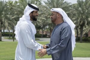 رئيس الدولة يزور ملك البحرين في مقر إقامته في أبوظبي