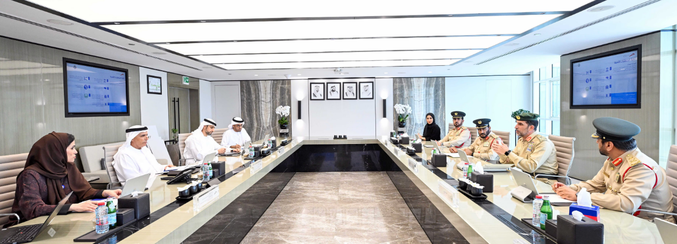 طرق دبي والشرطة تستعرضان مؤشرات تطبيق إستراتيجية السلامة المرورية ومتطلبات تأمين المواصلات العامة 1 طرق دبي والشرطة تستعرضان مؤشرات تطبيق إستراتيجية السلامة المرورية ومتطلبات تأمين المواصلات العامة
