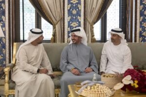 رئيس الدولة يزور ملك البحرين في مقر إقامته في أبوظبي