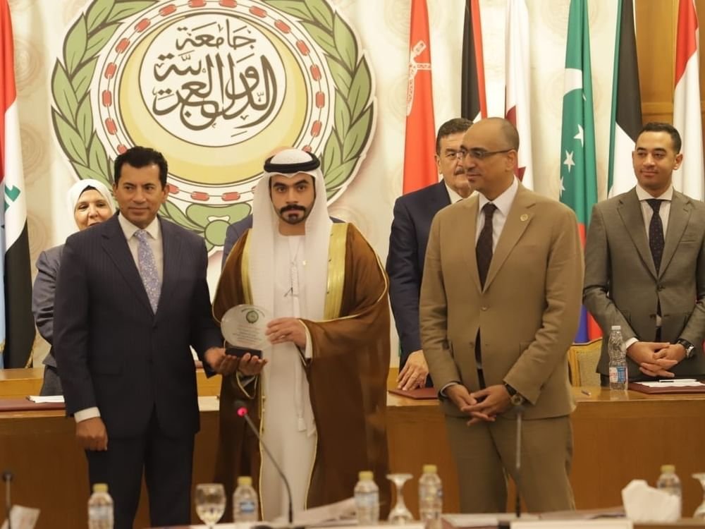 الإماراتي أحمد سالم المطوع يتوج بجائزة التميز للشباب العربي للذكاء الاصطناعي 1 الإماراتي أحمد سالم المطوع يتوج بجائزة التميز للشباب العربي للذكاء الاصطناعي
