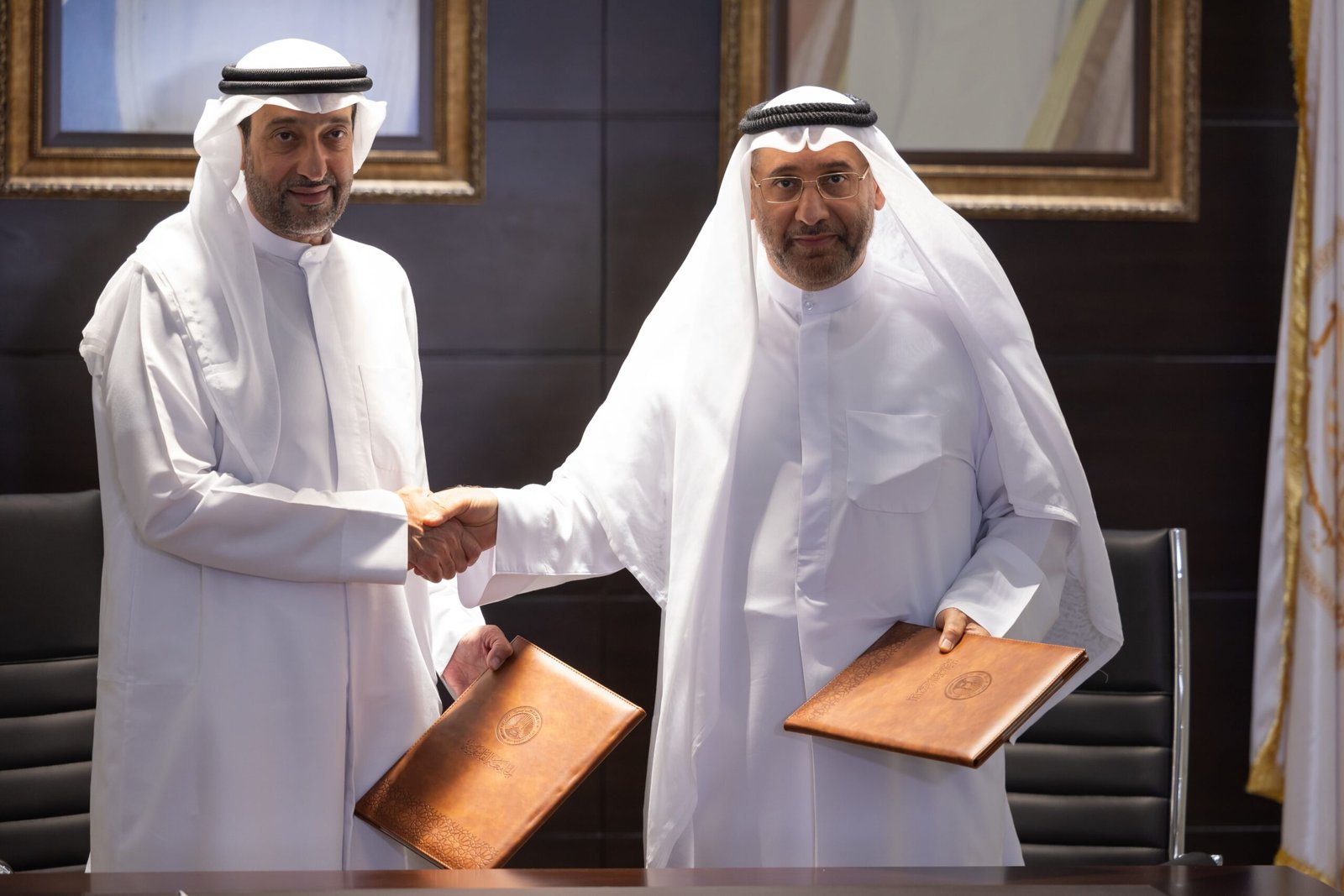 تعاون بين الجامعة القاسمية و"الشارقة الخيرية" لدعم برامج تعليم اللغة العربية 1 تعاون بين الجامعة القاسمية و"الشارقة الخيرية" لدعم برامج تعليم اللغة العربية