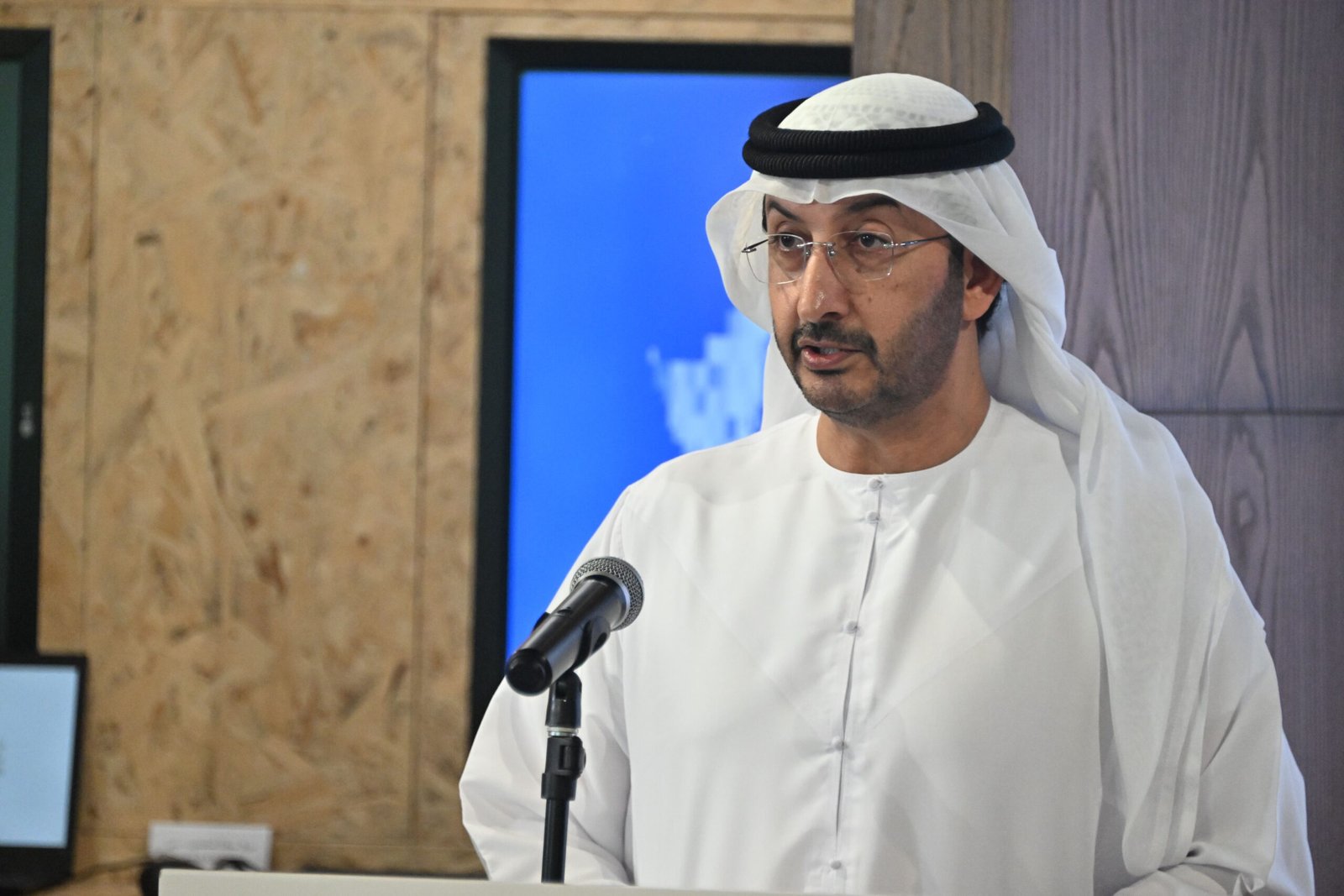 "الاقتصاد" تستعرض قانون تنظيم المنافسة الجديد وتؤكد قرب صدور اللائحة التنفيذية 1 "الاقتصاد" تستعرض قانون تنظيم المنافسة الجديد وتؤكد قرب صدور اللائحة التنفيذية