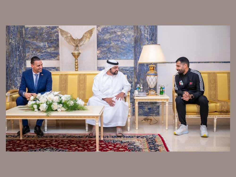 محمد الشرقي يستقبل فريق السباحة بنادي الفجيرة للفنون القتالية الفائز بدرع التفوق العام للألعاب المائية 1 محمد الشرقي يستقبل فريق السباحة بنادي الفجيرة للفنون القتالية الفائز بدرع التفوق العام للألعاب المائية