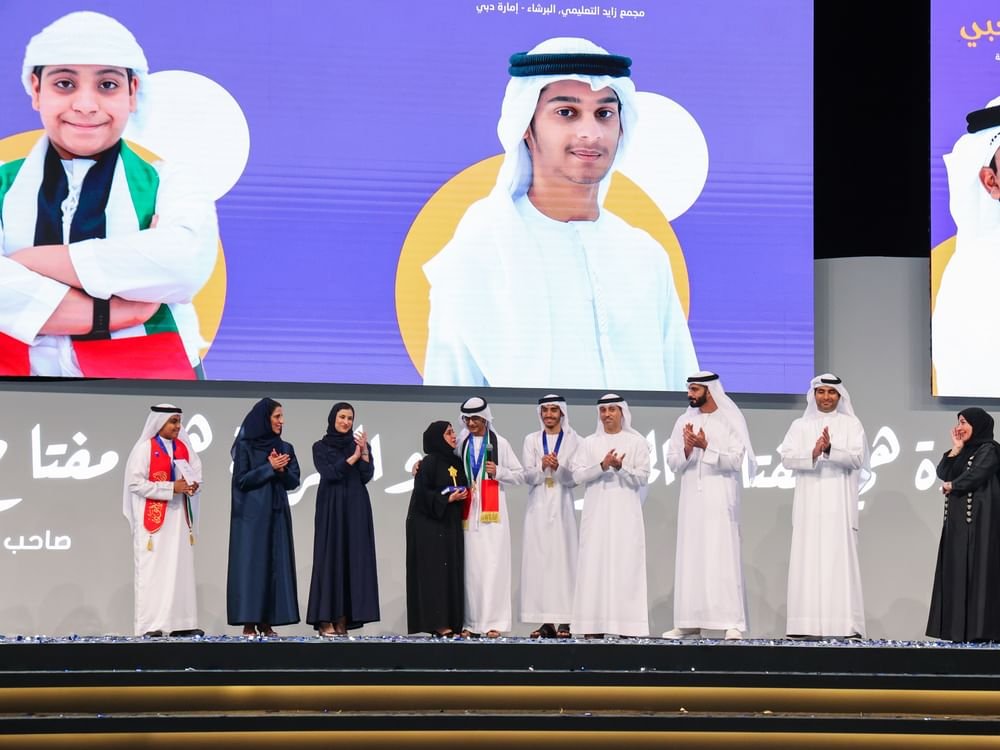 محمد بن راشد: متفائل بجيل إماراتي قارئ ومثقف معتز بهويته وقادر على استيعاب ثقافات العالم 1 محمد بن راشد: متفائل بجيل إماراتي قارئ ومثقف معتز بهويته وقادر على استيعاب ثقافات العالم