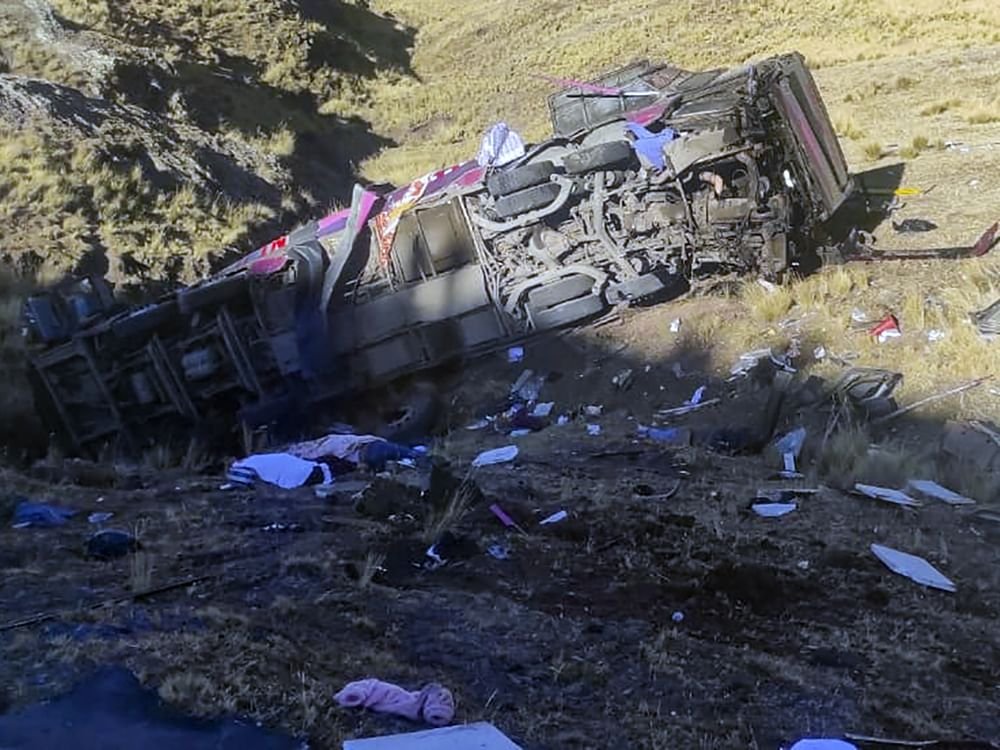 41 قتيلا و جريحا بحادث تدهور حافلة في بيرو 1 41 قتيلا و جريحا بحادث تدهور حافلة في بيرو
