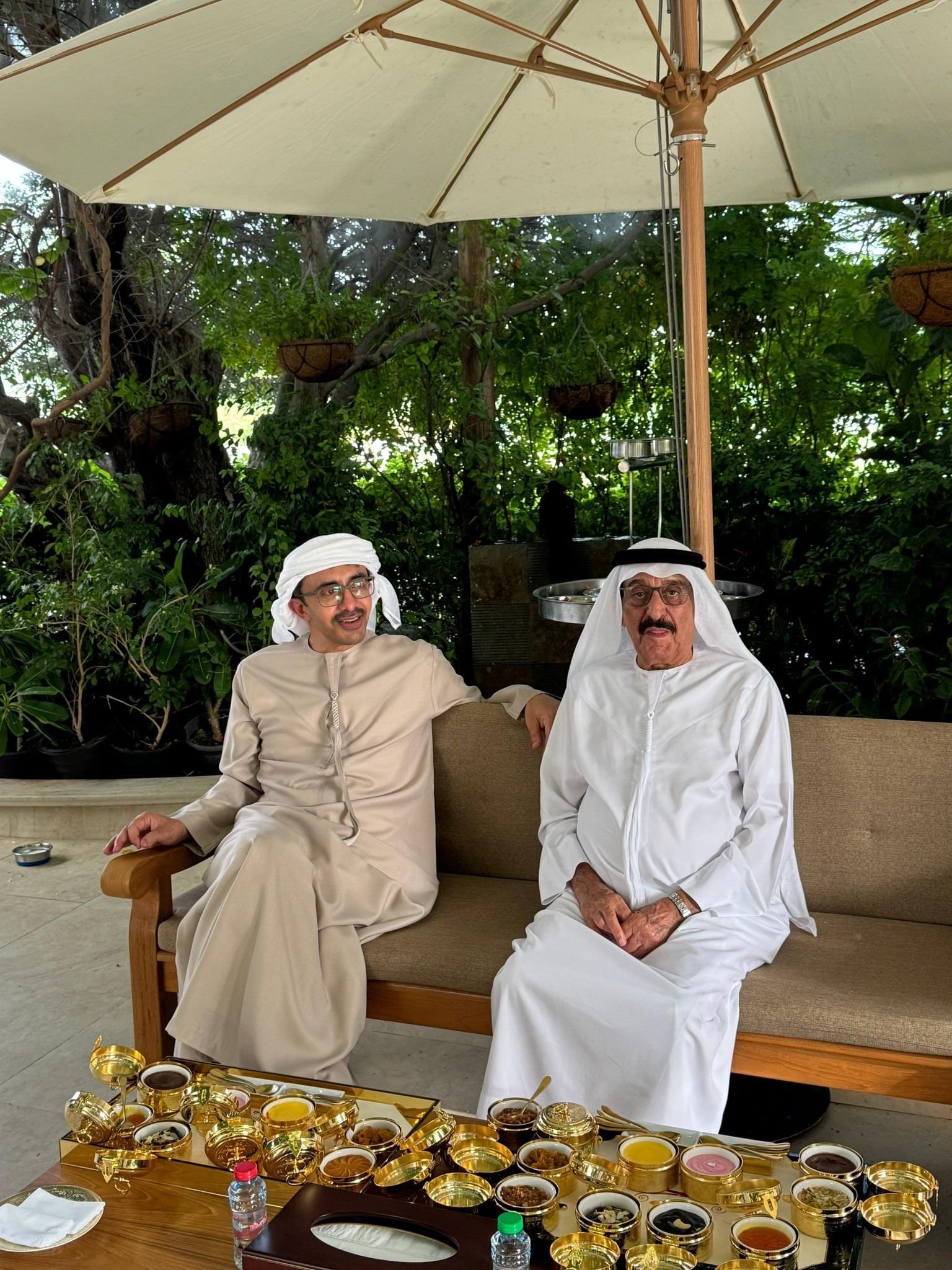 محمد بن راشد يلتقي منصور بن زايد ويبحث معه أهم التوجهات الحكومية الاتحادية القادمة 1 محمد بن راشد يلتقي منصور بن زايد ويبحث معه أهم التوجهات الحكومية الاتحادية القادمة