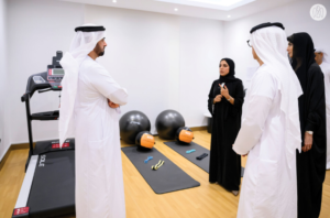 سيف بن زايد يزور «بيوت منتصف الطريق» للخدمات التأهيلية الاجتماعية ويطّلع على أبرز النتائج التي حقّقها النموذج الأوّلي للمشروع