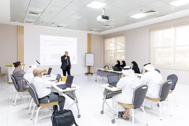 "مالية عجمان" تنجز 1115 ساعة تدريبية في مجالات التطوير خلال النصف الأول 1 "مالية عجمان" تنجز 1115 ساعة تدريبية في مجالات التطوير خلال النصف الأول