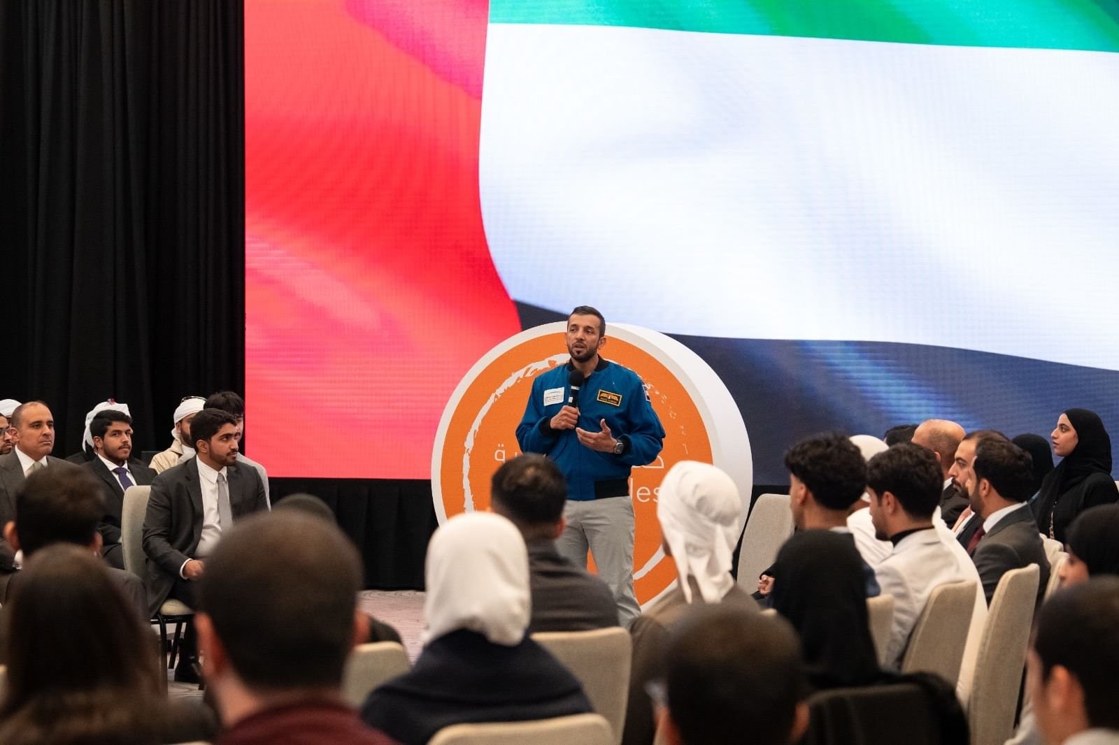 سلطان النيادي: تمكين المبتعثين من صميم إستراتيجيتنا الوطنية 1 سلطان النيادي: تمكين المبتعثين من صميم إستراتيجيتنا الوطنية