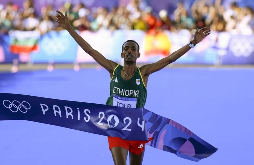 الإثيوبي تولا يحرز ذهبية ماراثون الرجال في أولمبياد باريس 1 الإثيوبي تولا يحرز ذهبية ماراثون الرجال في أولمبياد باريس