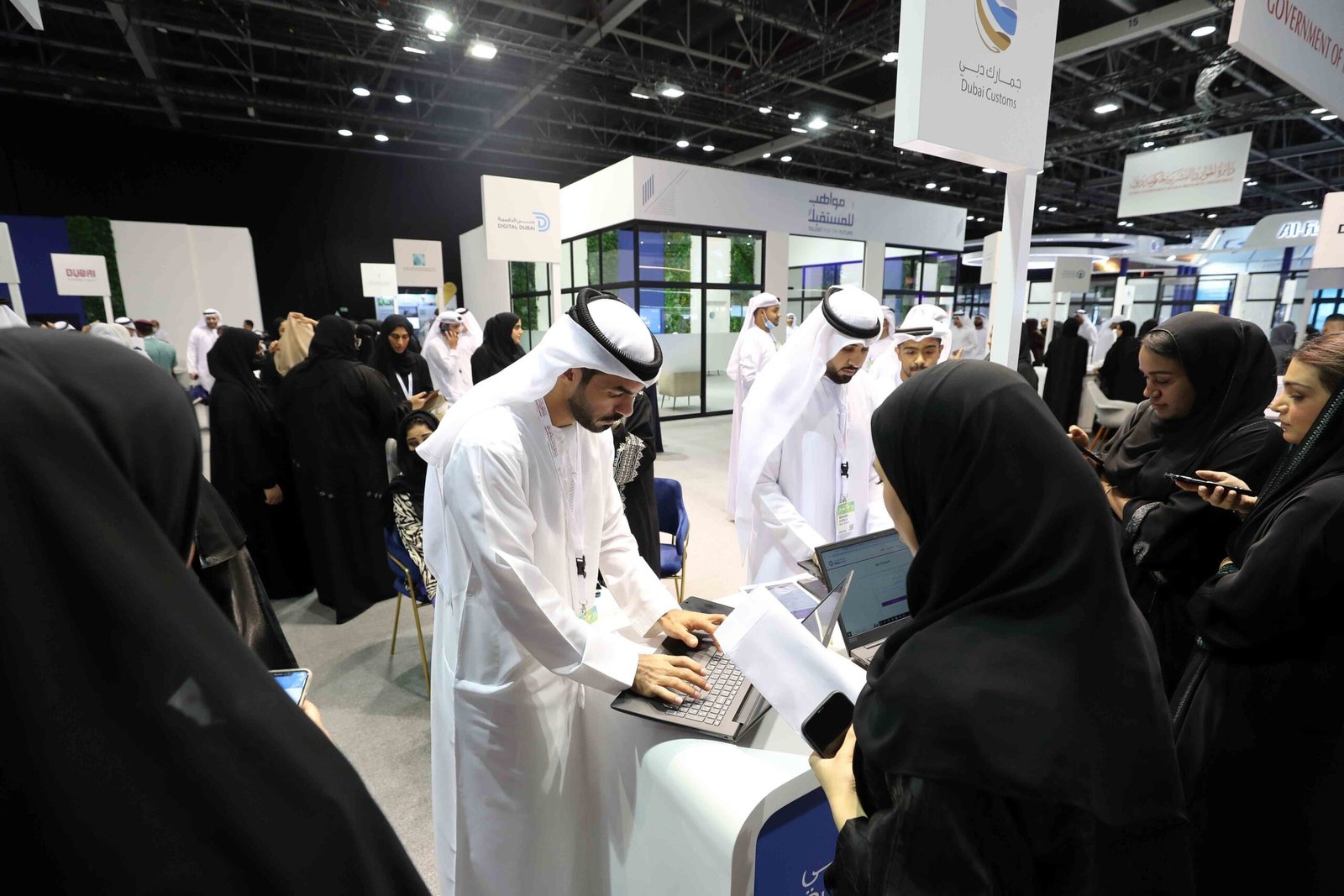 100جهة تشارك في معرض الإمارات للوظائف 2024 1 100جهة تشارك في معرض الإمارات للوظائف 2024